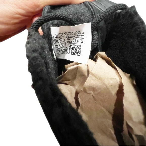 CONVERSE WINTER GORE-TEX CHUCK TAYLOR ALL STAR Triple Black 165935C - Mens 10.5 - Picture 14 of 14